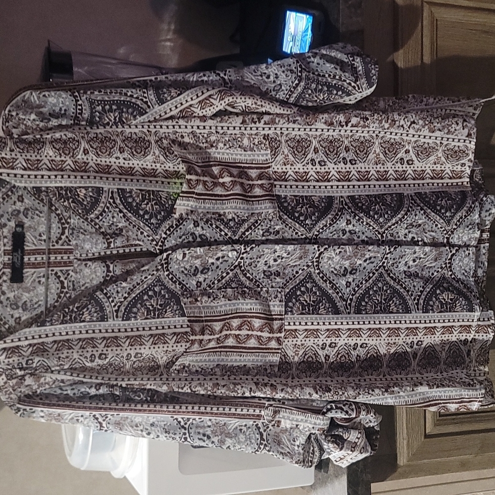 BKE Boutique multi color 3/4 shirt